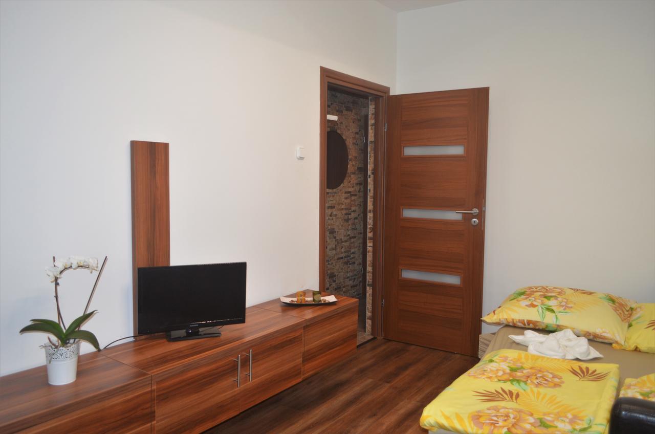 Angela Apartman Hajduszoboszlo Exterior foto